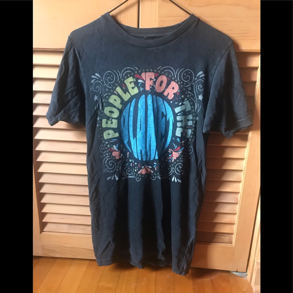 Earthbound People for the Planet Graphic Tee Small